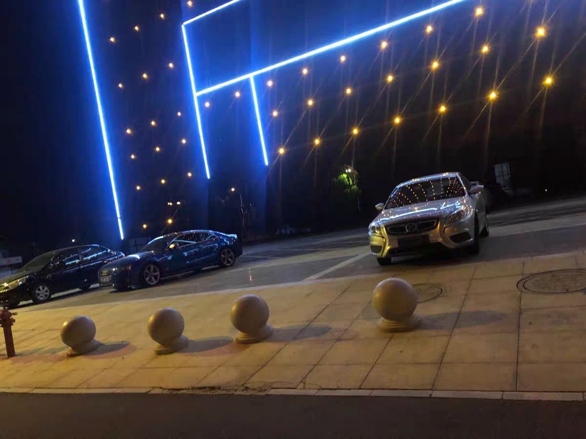 擋車石球 守護(hù)人行道與停車場(chǎng)的多功能障礙設(shè)施