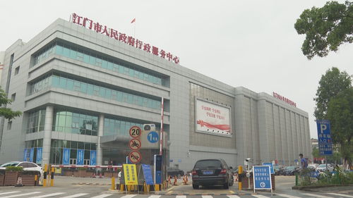 蓬江區(qū)白沙市場(chǎng)服務(wù)綜合樓停車場(chǎng)接入智慧停車系統(tǒng)，有效緩解停車難問題